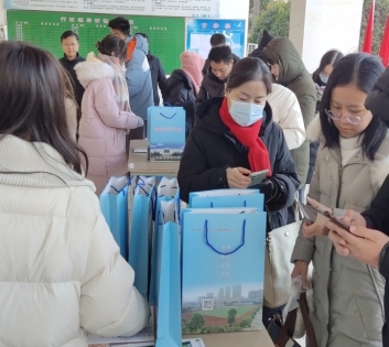 同課異構展風采，互學共研促提升